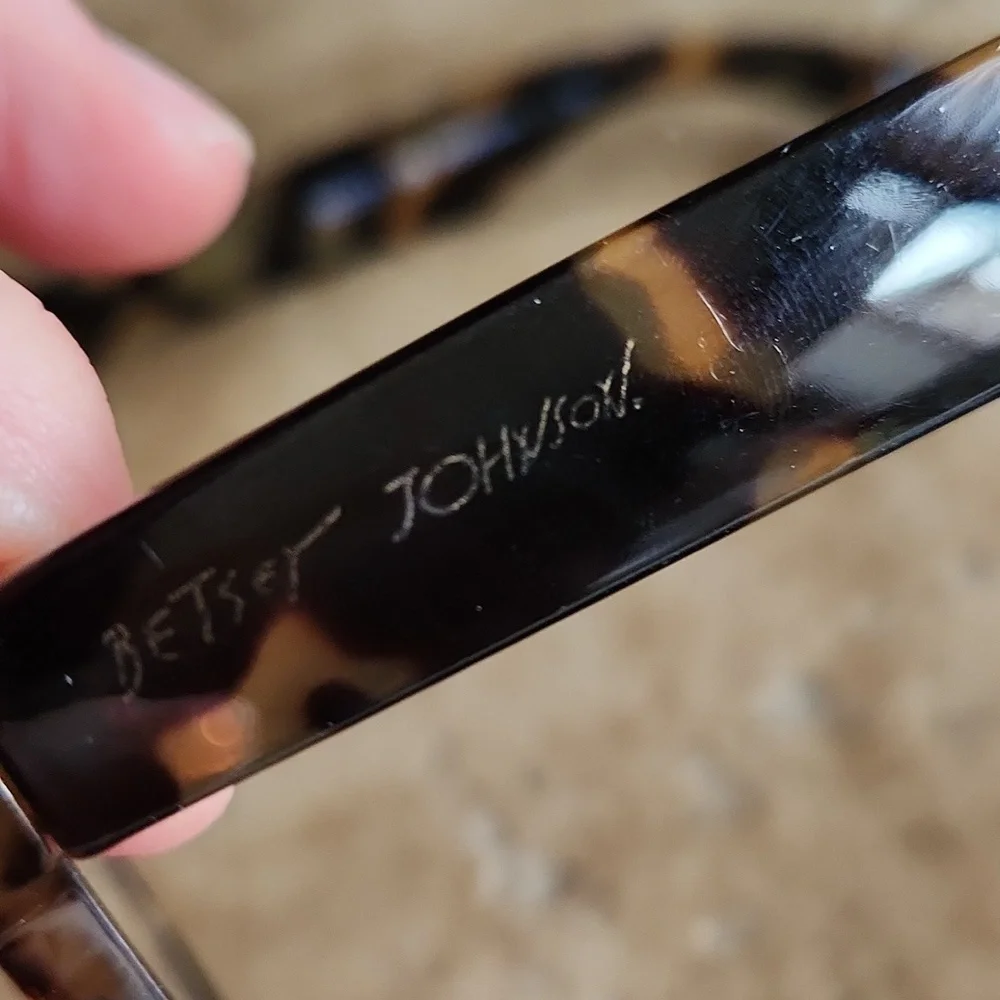 Betsy Johnson Chunky Reading Glasses - Picture 5 of 10